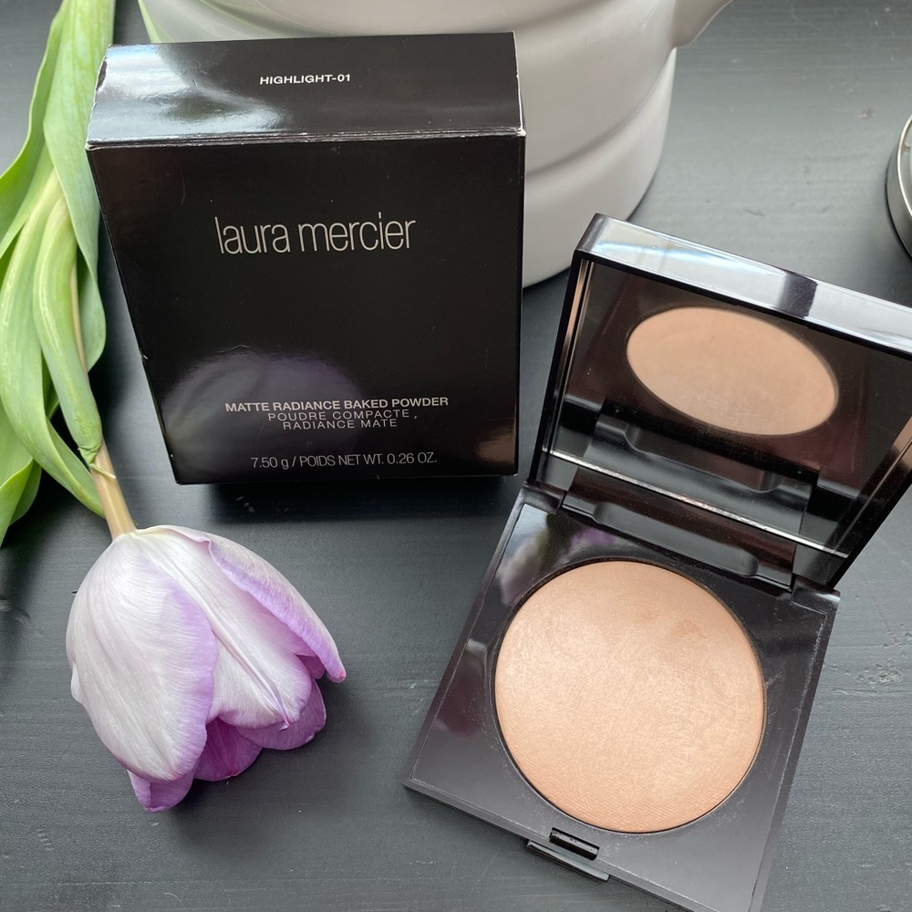 Laura Mercier Matte Radiance Baked Powder